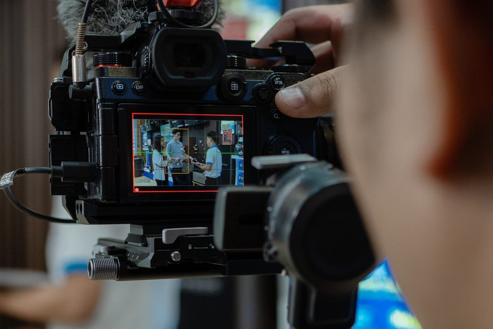 Ê-kíp Juva Media quay video sản phẩm tại hiện trường
